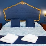Dei Cavalieri לינה וארוחת בוקר 3*