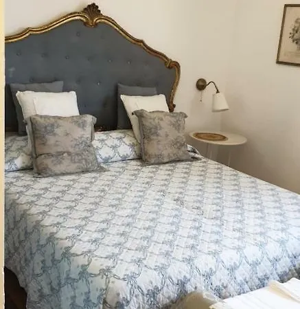 Dei Cavalieri Bed & Breakfast 4*